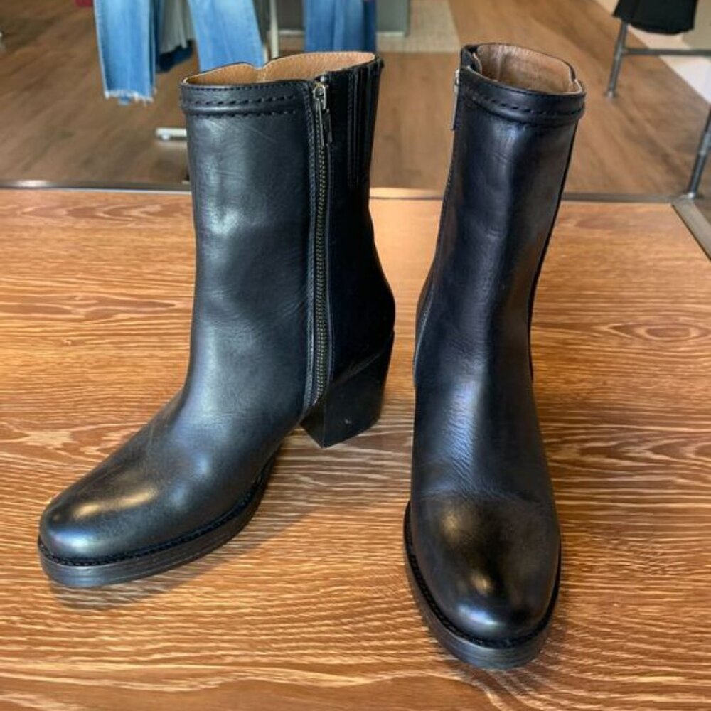 Frye JEAN SHORT INSIDE ZIP BLACK